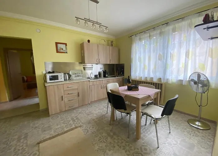 Apartament Eszter *